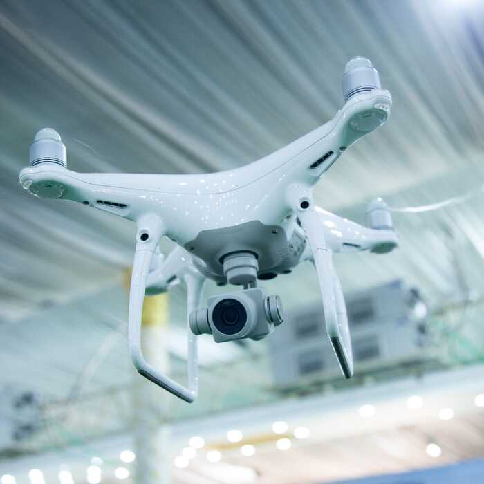 Analizzare il movimento di droni, robot e sistemi artificiali
